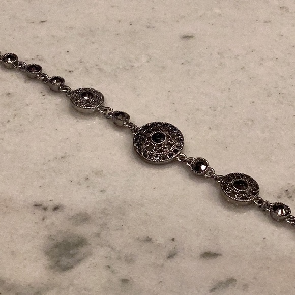 Silver marcasite circle bracelet - Picture 2 of 4